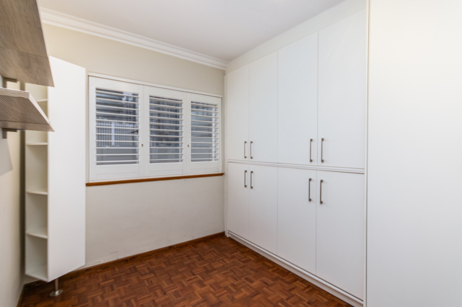 2 Bedroom Property for Sale in Sea Point Western Cape